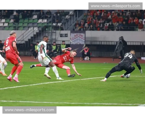 巅峰对决，点燃激情：建业vs国安，一场不容错过的足球盛宴！